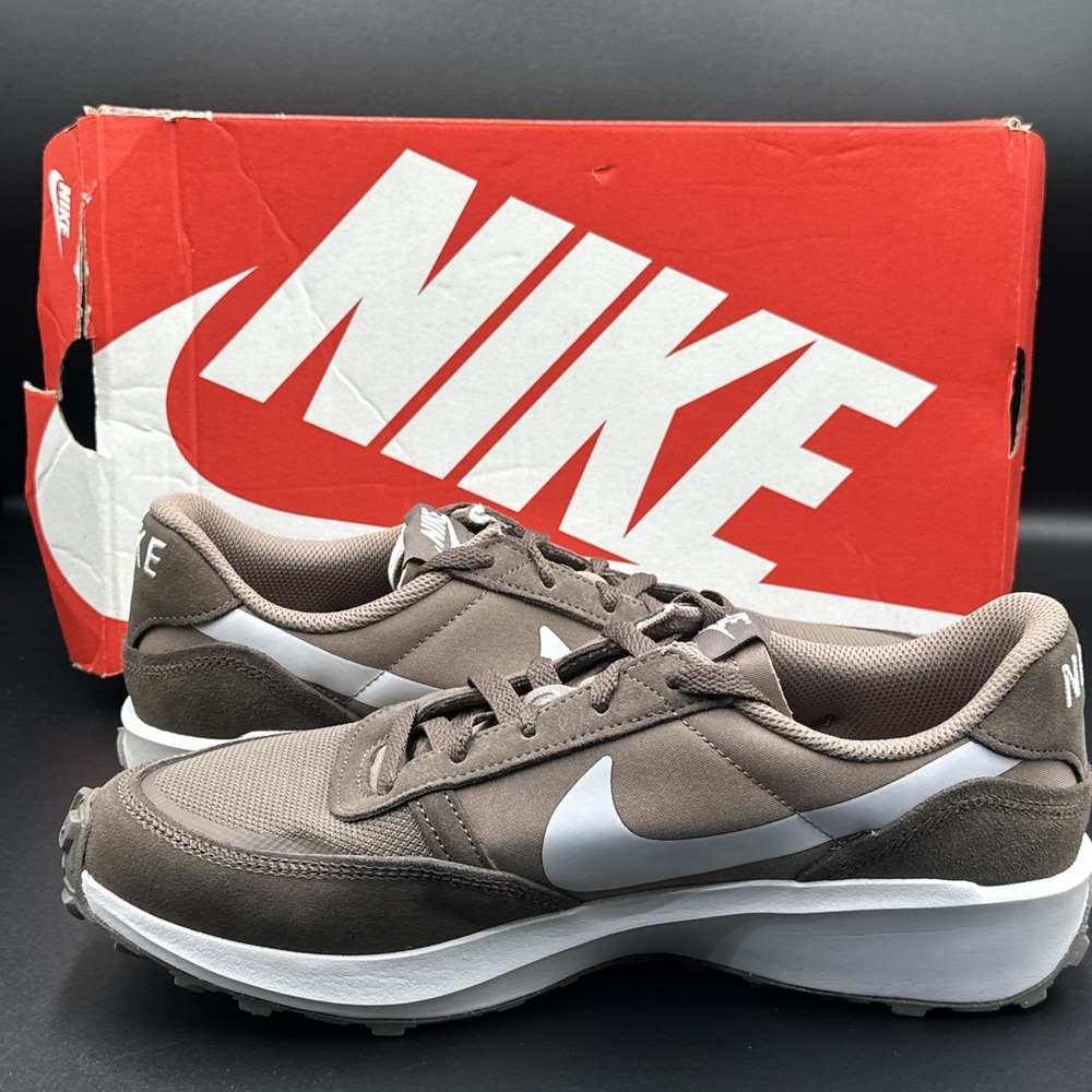 Nike Waffle Mink Brown / White Sneaker Shoes FJ4195-201 Men's Size 9.5 New - Picture 5 of 7